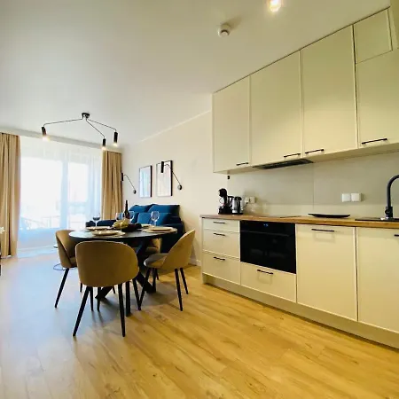 Apartment S&s Chlebova Z Widokiem Na Rzeke Motlawe, Stare