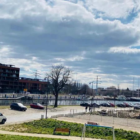 S&s Chlebova Z Widokiem Na Rzeke Motlawe, Stare * Gdańsk