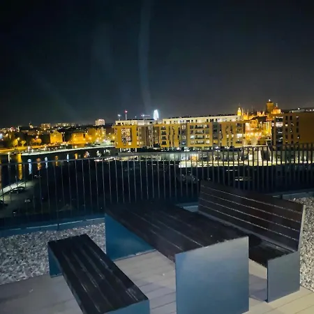 S&s Chlebova Z Widokiem Na Rzeke Motlawe, Stare Gdańsk